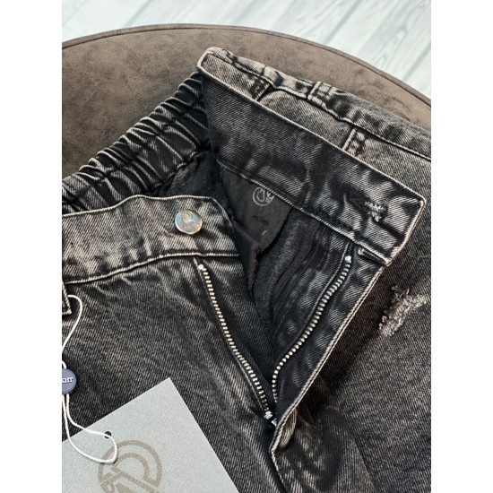 AB003B76-9312-401B-AB71-2ACD787D9156-550x550h